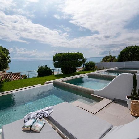 White Suites Resort أفيتوس المظهر الخارجي الصورة