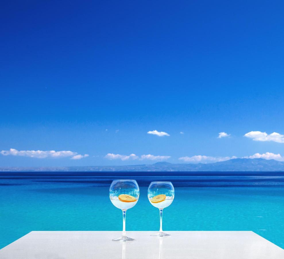 White Suites Resort أفيتوس المظهر الخارجي الصورة