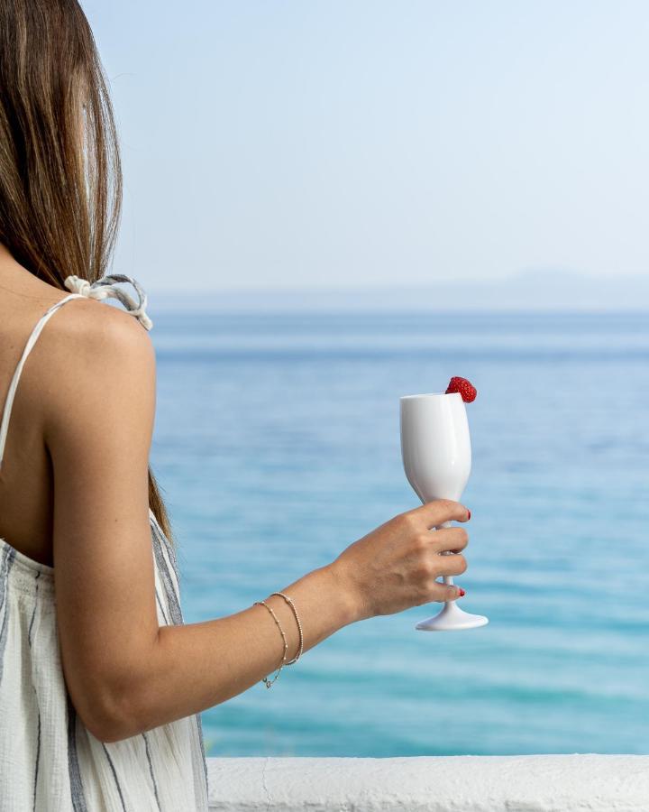 White Suites Resort أفيتوس المظهر الخارجي الصورة