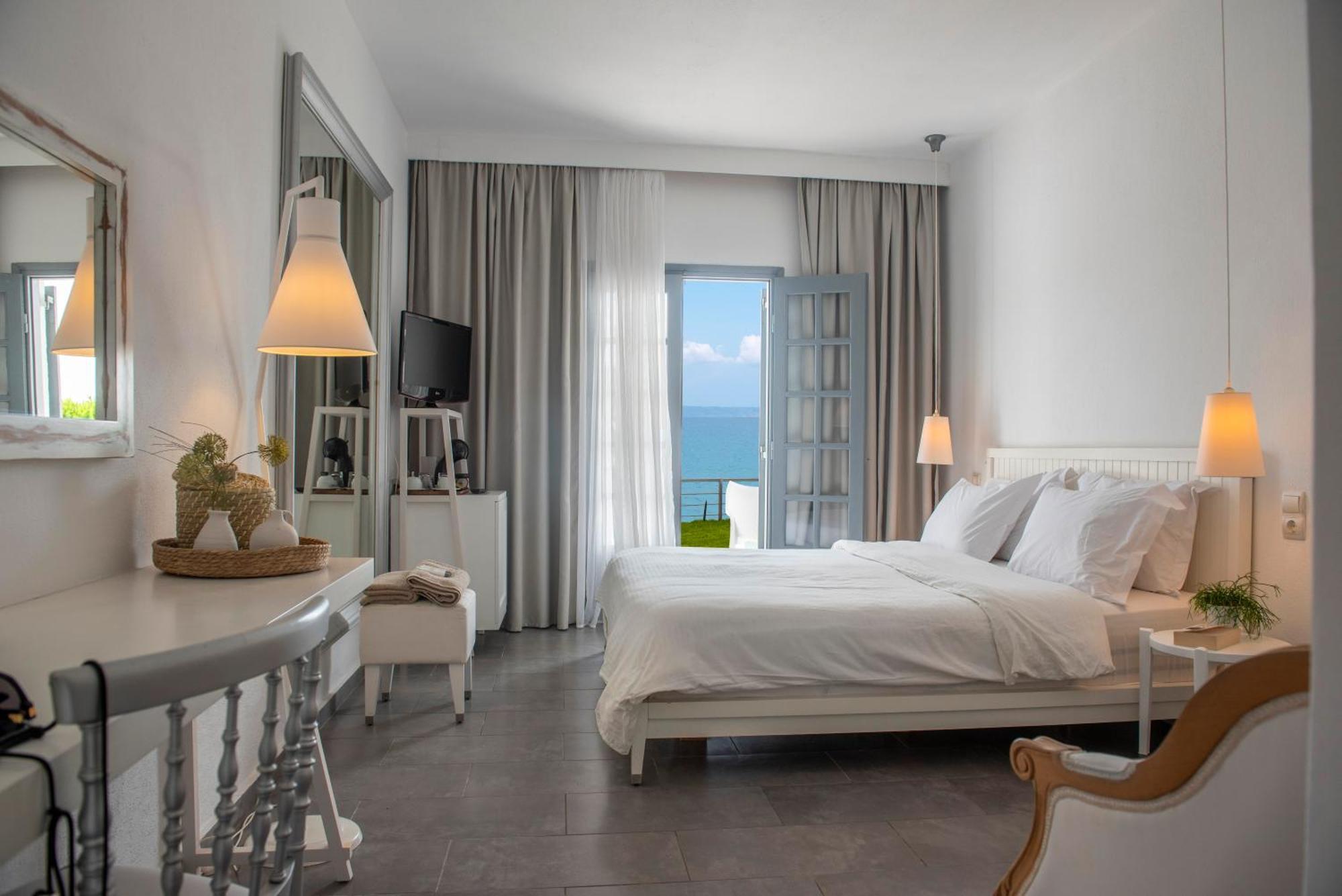 White Suites Resort أفيتوس المظهر الخارجي الصورة