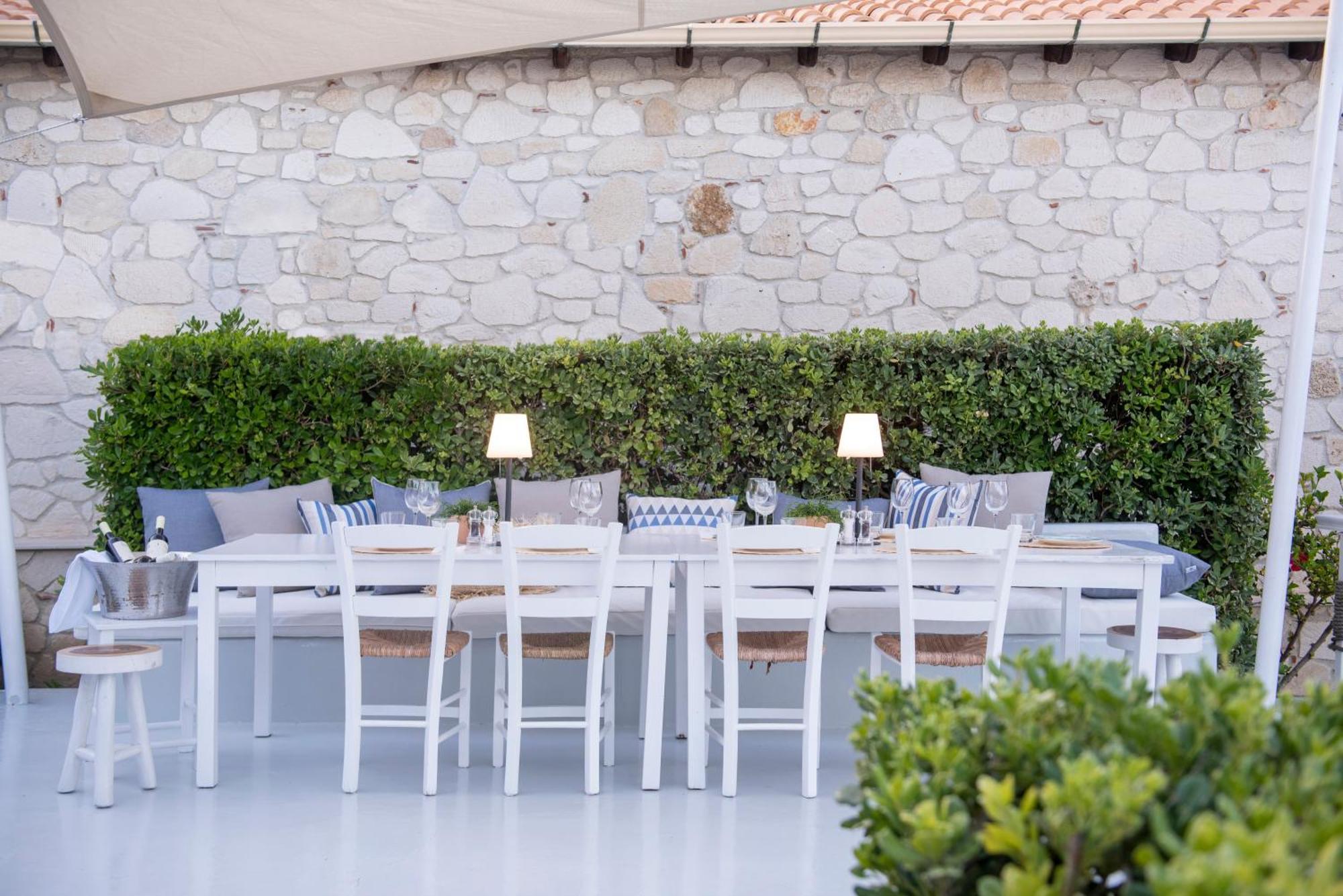 White Suites Resort أفيتوس المظهر الخارجي الصورة
